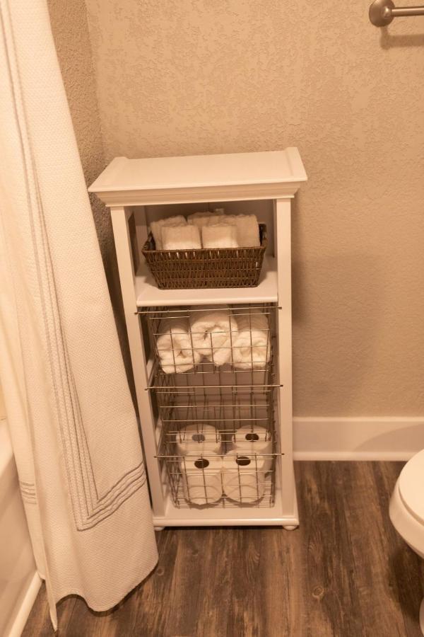 Spacious Rustic Downtown Market St 1 Bedroom Apt, Sleeps Up To 5, Steps To Honeywell & Eagles Theatre Wabash Εξωτερικό φωτογραφία