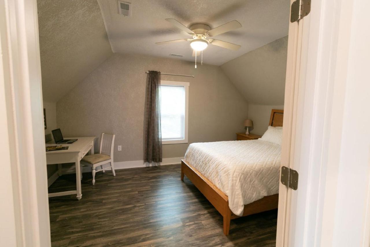 Spacious Rustic Downtown Market St 1 Bedroom Apt, Sleeps Up To 5, Steps To Honeywell & Eagles Theatre Wabash Εξωτερικό φωτογραφία
