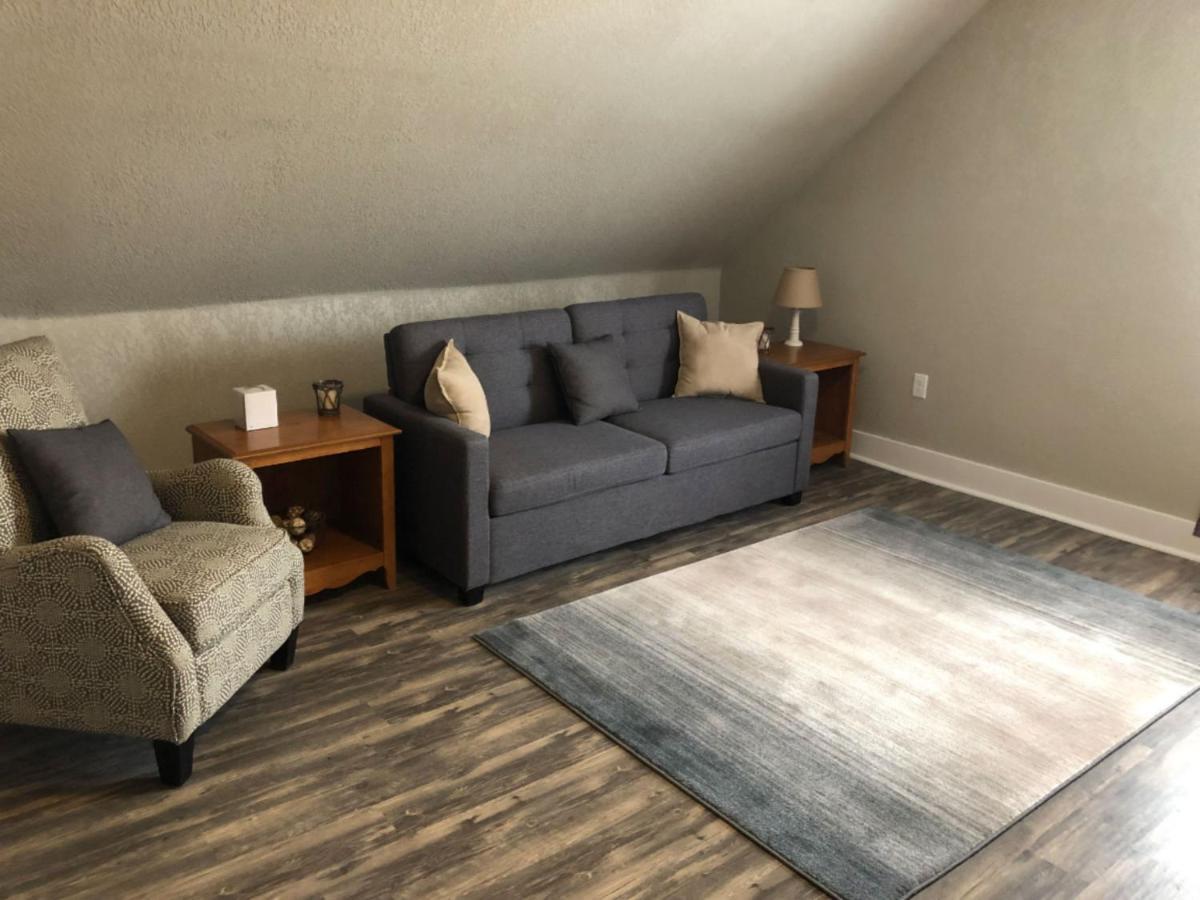 Spacious Rustic Downtown Market St 1 Bedroom Apt, Sleeps Up To 5, Steps To Honeywell & Eagles Theatre Wabash Εξωτερικό φωτογραφία