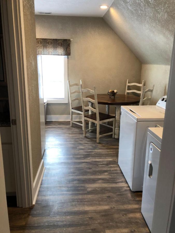 Spacious Rustic Downtown Market St 1 Bedroom Apt, Sleeps Up To 5, Steps To Honeywell & Eagles Theatre Wabash Εξωτερικό φωτογραφία