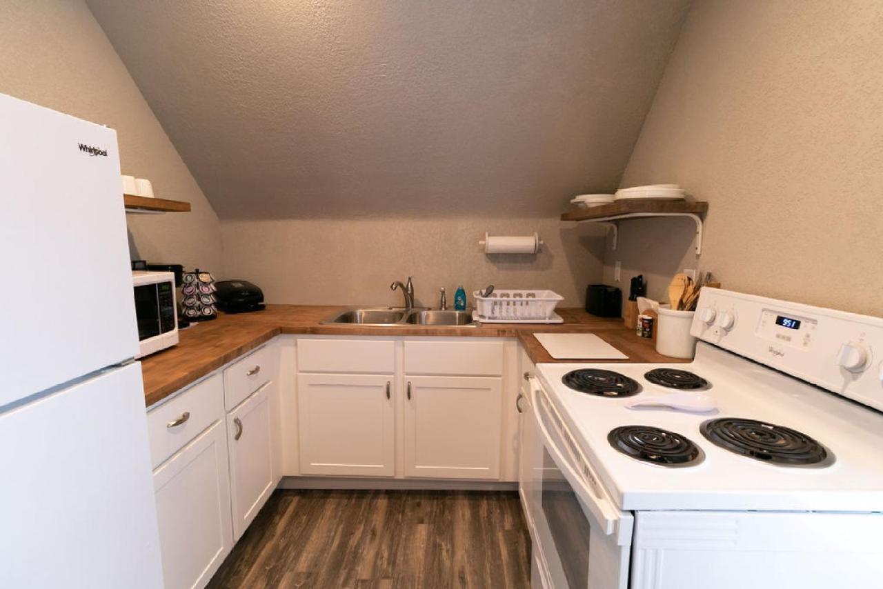 Spacious Rustic Downtown Market St 1 Bedroom Apt, Sleeps Up To 5, Steps To Honeywell & Eagles Theatre Wabash Εξωτερικό φωτογραφία