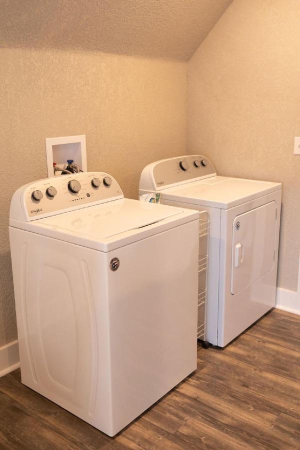 Spacious Rustic Downtown Market St 1 Bedroom Apt, Sleeps Up To 5, Steps To Honeywell & Eagles Theatre Wabash Εξωτερικό φωτογραφία