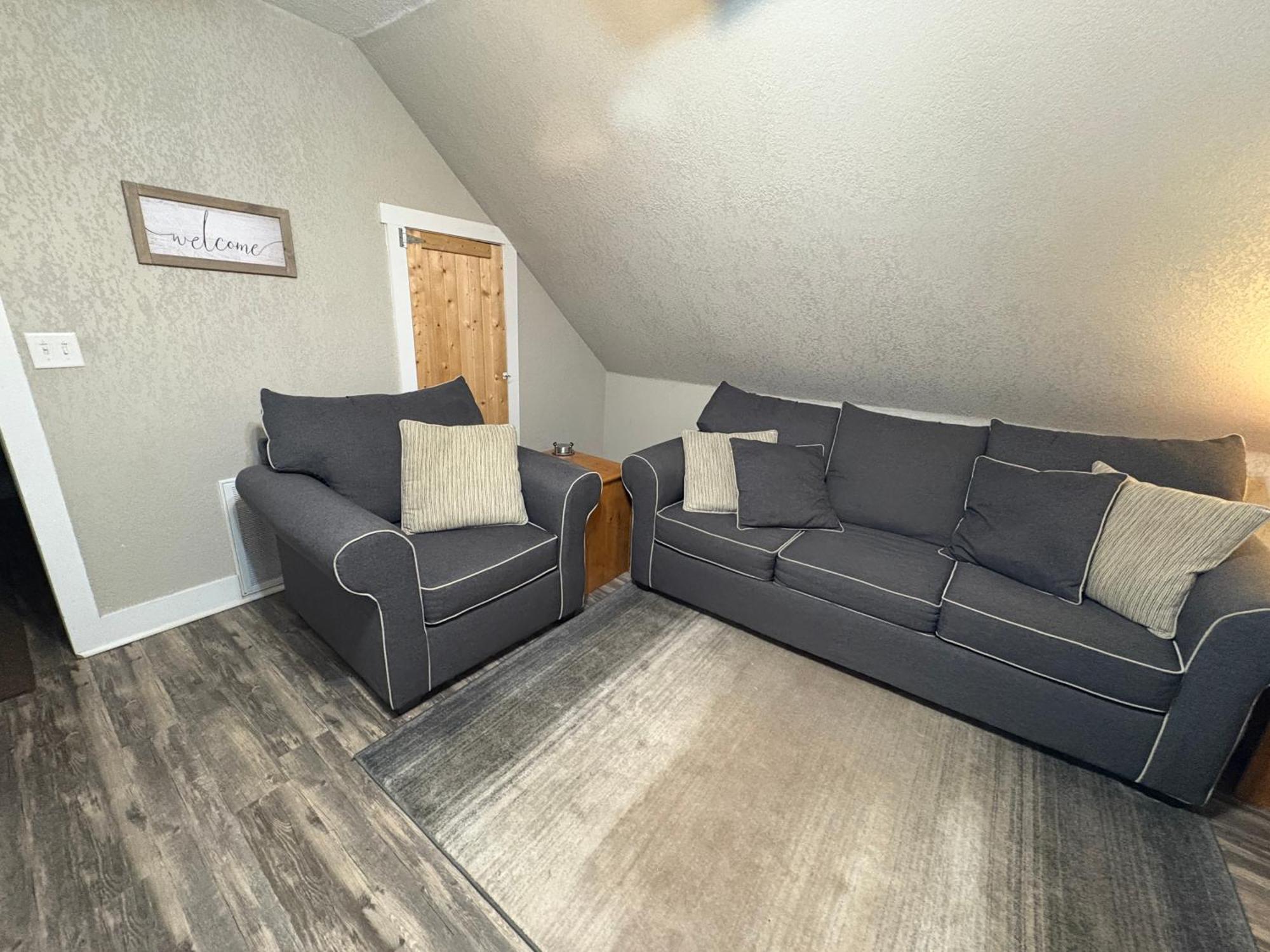 Spacious Rustic Downtown Market St 1 Bedroom Apt, Sleeps Up To 5, Steps To Honeywell & Eagles Theatre Wabash Εξωτερικό φωτογραφία